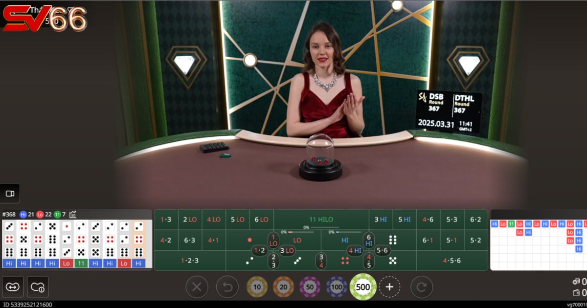 Một Dealer chuyên nghiệp đang thực hiện trò xúc xắc